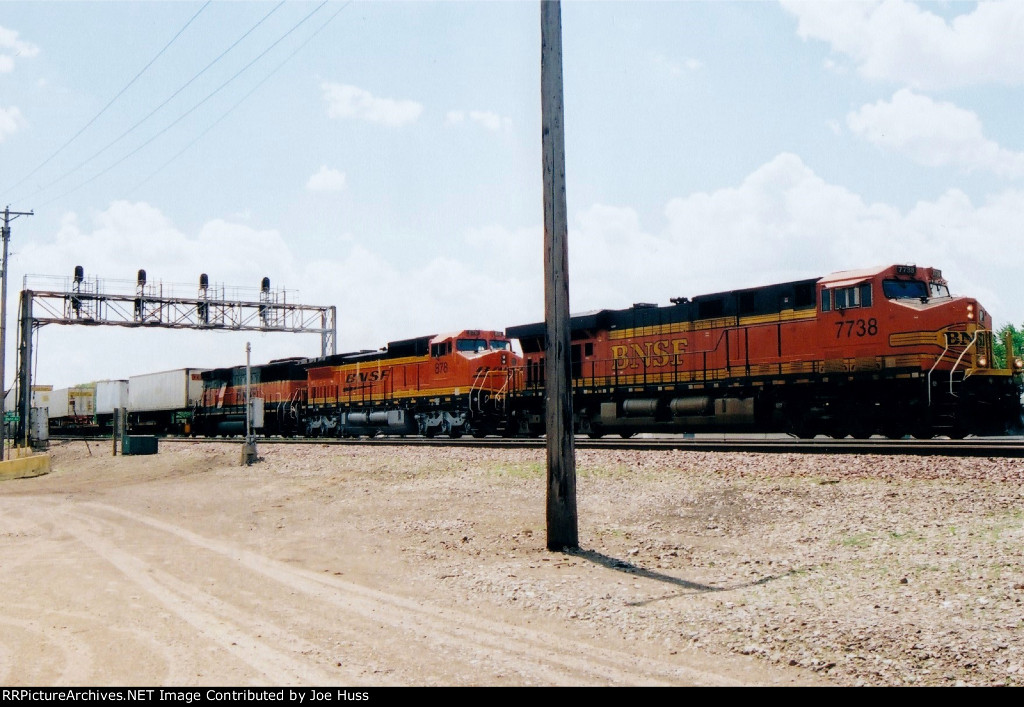 BNSF 7738 West